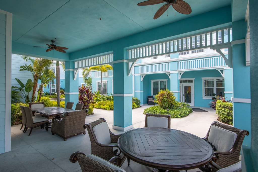 Grand Oaks of Jensen Beach Courtyard