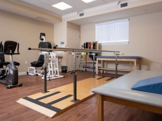 Grand Oaks of Jensen Beach Therapy Room